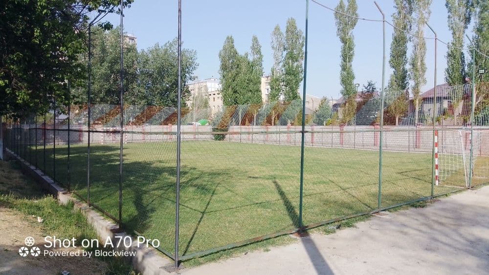 Футбольные поля в аренду с натуральной  и искусственной травой . — 4