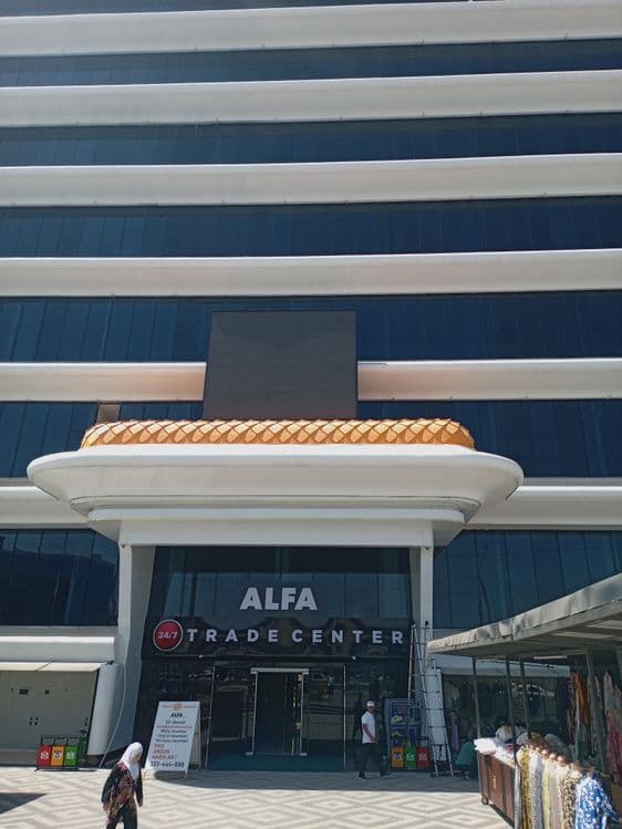 Аренда магазинов в Alfa Trade Center напротив Абу Сахий — 2