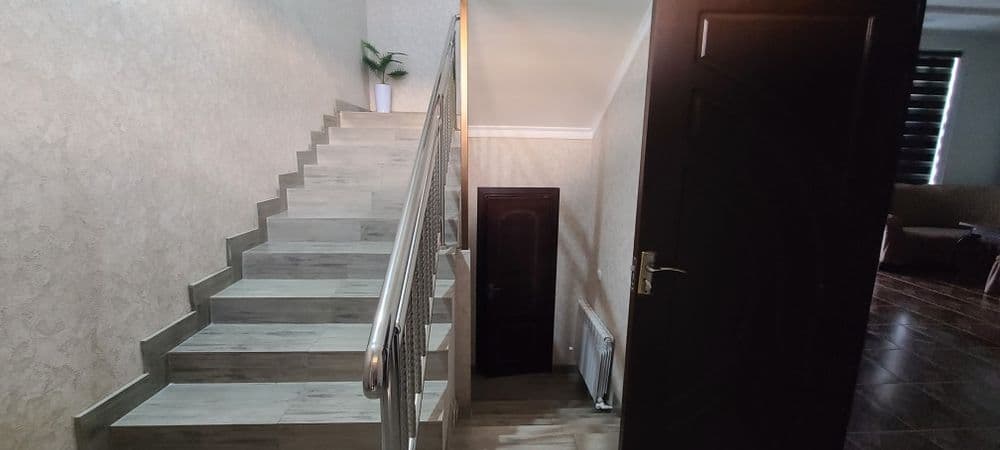 Аренда офисного помещения  2 этажа, евроремонт, мебель — 6