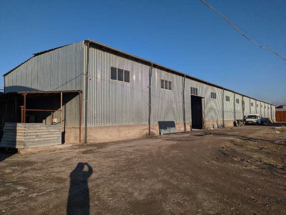 Сдается ангар 1000 м² под склад или производства. Адрес Сурум. — 1
