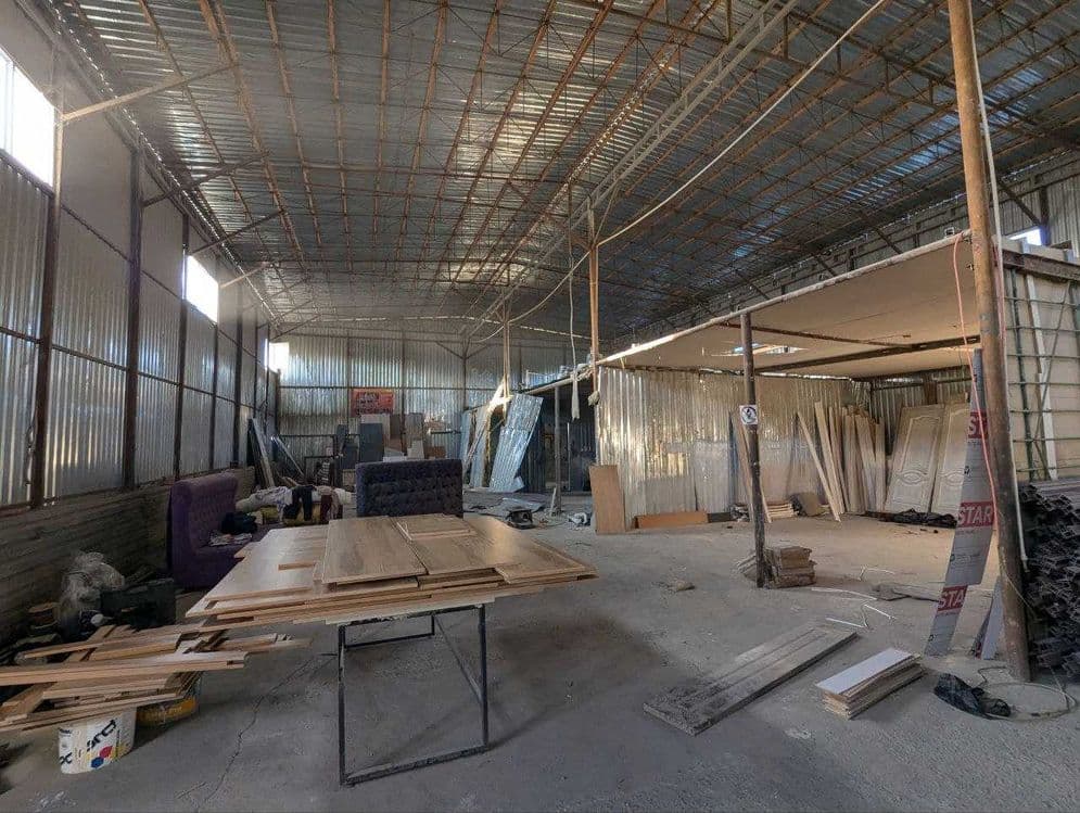 Сдается ангар 1000 м² под склад или производства. Адрес Сурум. — 3