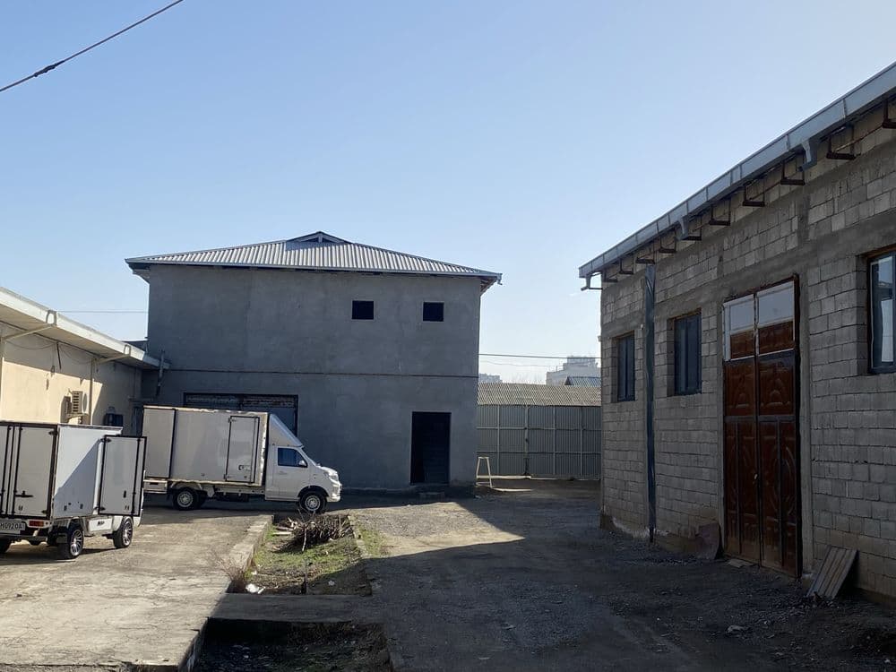 Склад арендага 320 кв/м 227 кв/м 170 кв/м Спутникда жойлашган хамма к — 1