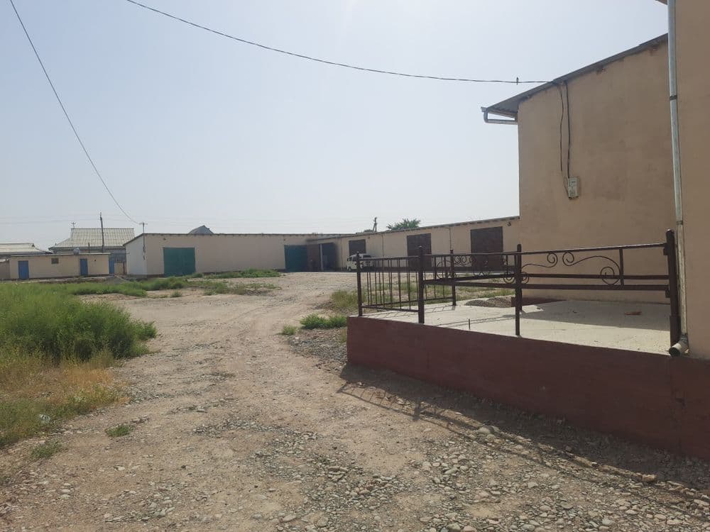 Arendaga beriladi angor tumani qurilish kollejini oldida — 1