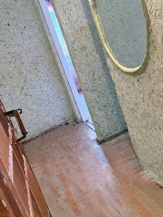 Ohangaron evalikda 1 xonalik uy sotiladi srochna — 5