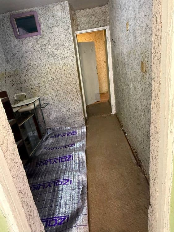 Ohangaron evalikda 1 xonalik uy sotiladi srochna — 7