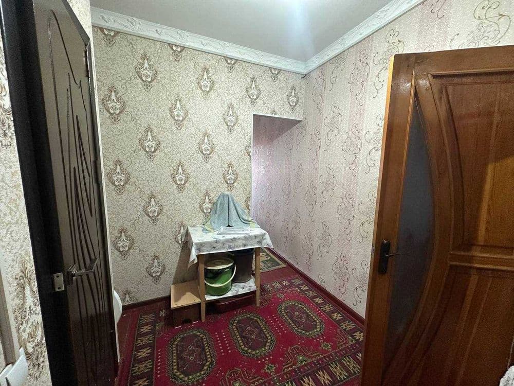 Продается квартира  Быв.Общ. Яшнабадском районе Лисунова-1, 1-ком 18м2 — 1