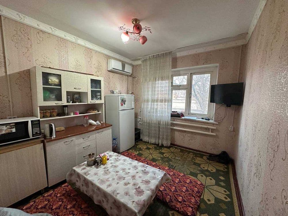 Продается квартира  Быв.Общ. Яшнабадском районе Лисунова-1, 1-ком 18м2 — 2