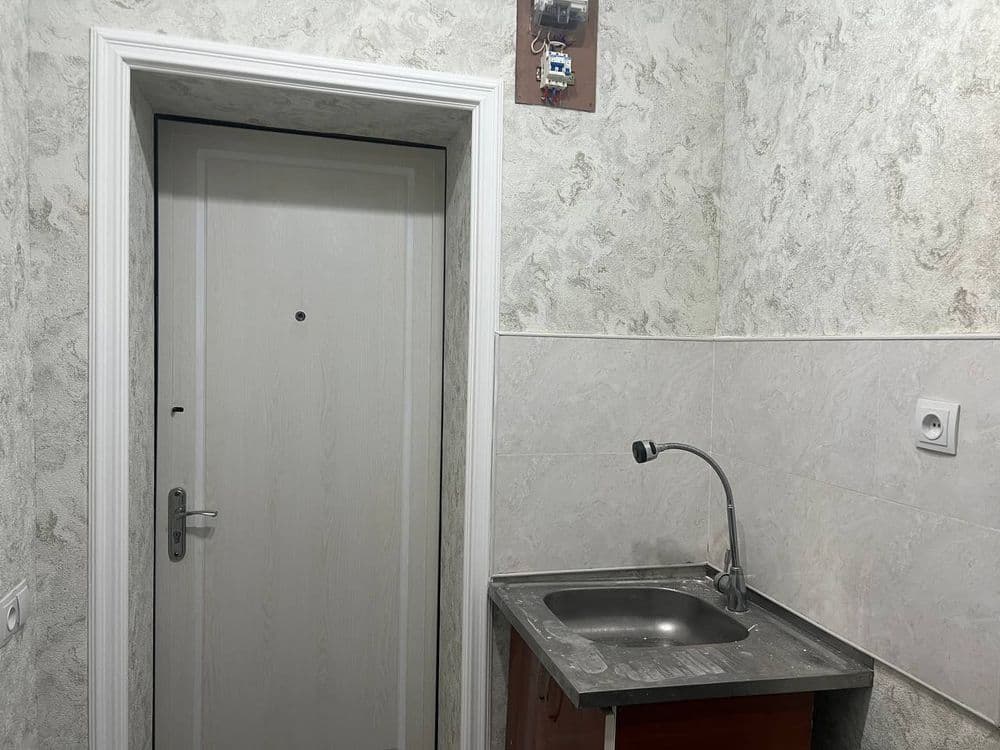 Продается бывшее общежитие 1 ком на Бодомзор — 2