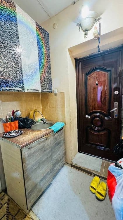 2/3/4. Дом - бывшее общежитие, 35 м². Спутник 4 (Сергели). Метро 400 м — 3