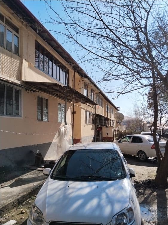 2/1/2 Янгиюль. Продам свою 2-х ком квартиру. Большая. 59 кв. метров — 1