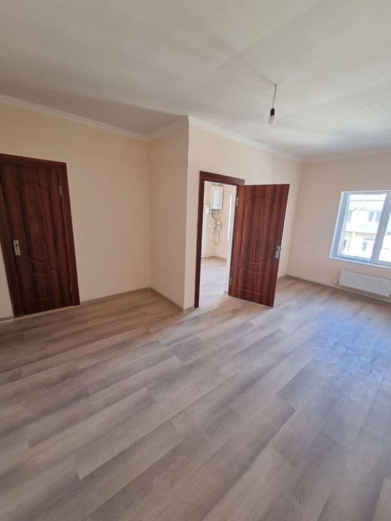Продам 2 комнатную на первом этаже. Янгиюль. 33000у.е — 4