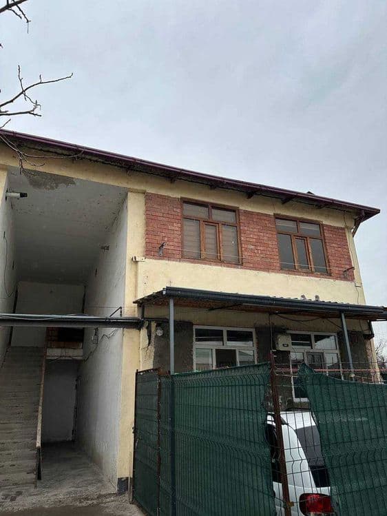 продаётся своя квартира — 1