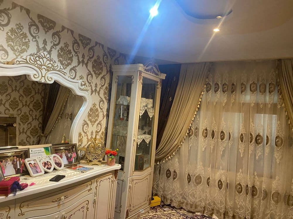Прадаётся 2х 8микрарайоне — 1