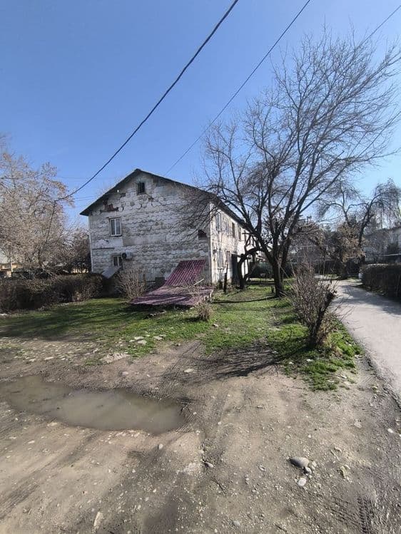 Продам 2-х комнатную на первом этаже. Спутник-8 — 1