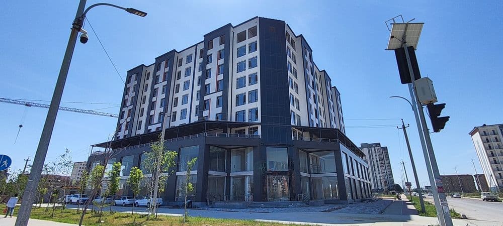 3 хонали 80.56м2 Нурафшон сити марказида жойлашган. Президент мактаби — 3