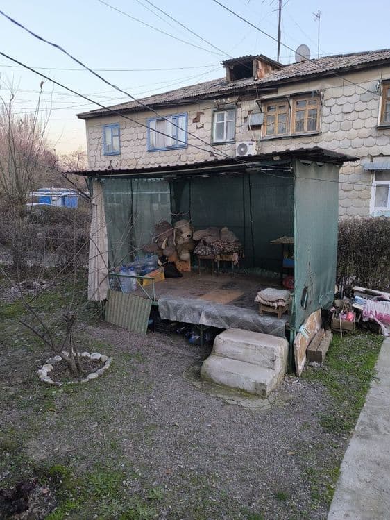 Продам 3 комнатную квартиру. Спутник -3. Первый этаж. 51 кв м — 1
