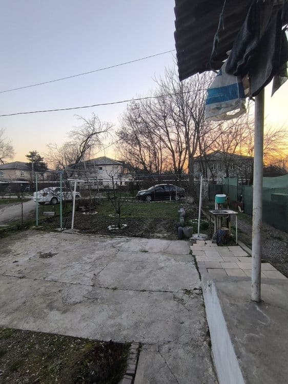Продам 3 комнатную квартиру. Спутник -3. Первый этаж. 51 кв м — 3