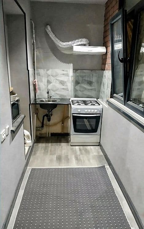 СРОЧНО! СРОЧНО! 1в2к (45квм) этаж, лоджия, евроремонт — 1