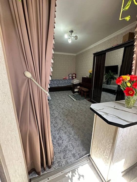 Срочно продаётся квартира Мирабадский р-н Куйлюк массив 2 1/2/4 — 3