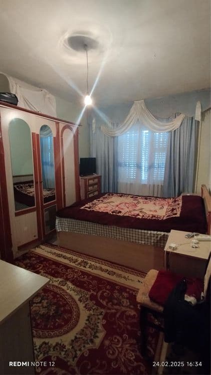 SROCHNA  BEZ REMONT Arancha  3 xonali kvartira sotiladi   3 qavat — 4