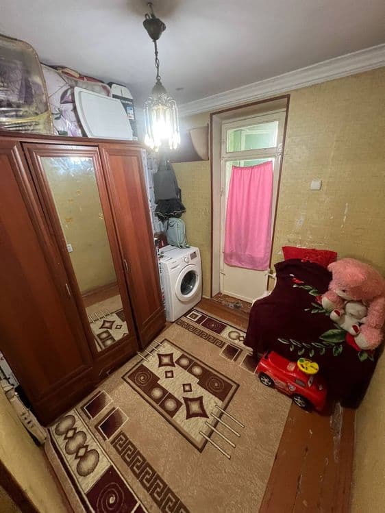 Чтланзар 25.  Продажа. Срочно. 1 комнатная 2 х 6 балкон — 3