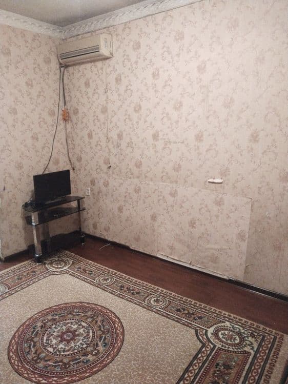 Чиланзар 2.  Срочно. Продается. 1 комнатная Горит — 1