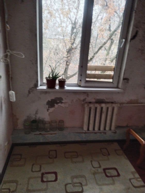 Чиланзар 2.  Срочно. Продается. 1 комнатная Горит — 2