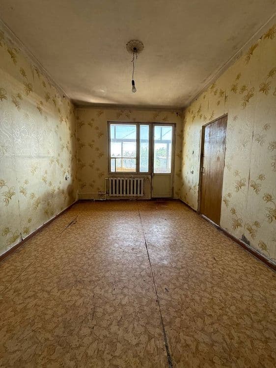 Юнусобод -13 Орентир: Ахмад Дониш 1²/4/4 балкон 1,5*6 , без ремонт — 1