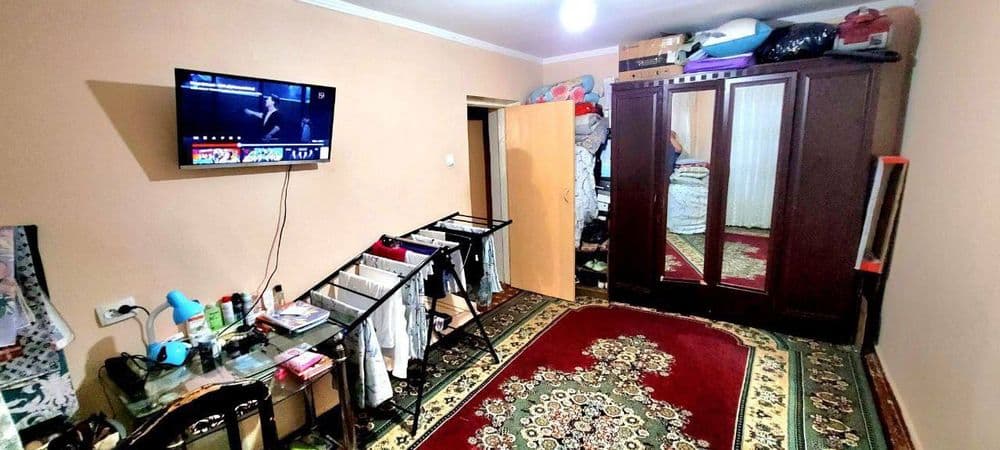 1/1/4 массив Ялангач, ориентир 7 я поликлиника,дом кирпич,26 м2 — 1