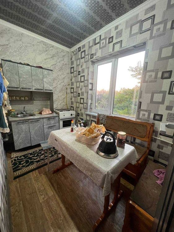 СРОЧНО !! продается квартира в Яшнабаде 1/4/5 ( 40 кв/м ) Авиасозлар 2 — 4