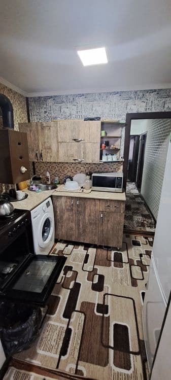 Продаётся 3х комнатная квартира  в 9-м/к — 3