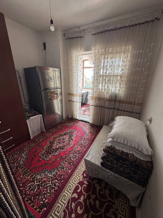 2/5/5 (5 этаж). Сергели 4. Квартира 57 м², дом панельный. Метро 800 м — 1