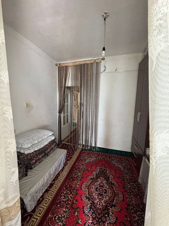 2/5/5 (5 этаж). Сергели 4. Квартира 57 м², дом панельный. Метро 800 м — 2