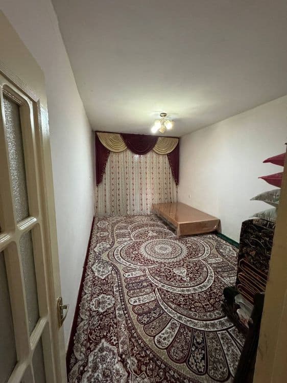 2/5/5 (5 этаж). Сергели 4. Квартира 57 м², дом панельный. Метро 800 м — 5