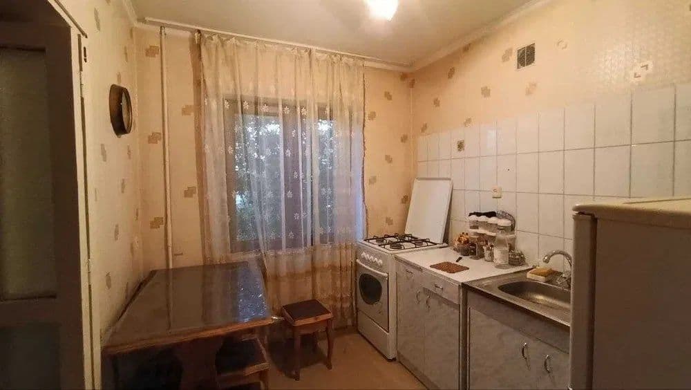 Максим Горький.Метро Буюк Ипак Йули. Буз базар Продам 1 комнатную квар — 3