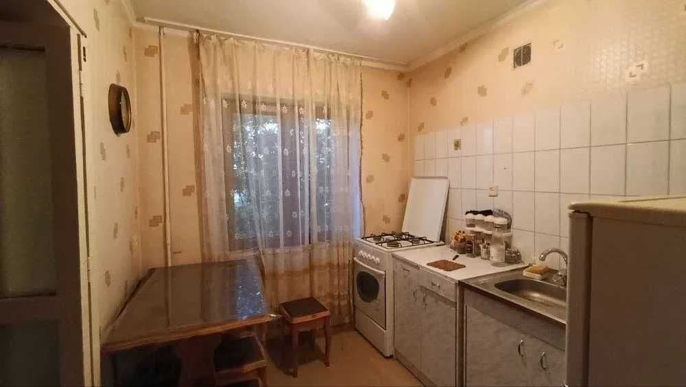 СРОЧНО БИЙ! Продается 1-комнатная! Магазин Светлана 26м2! — 3