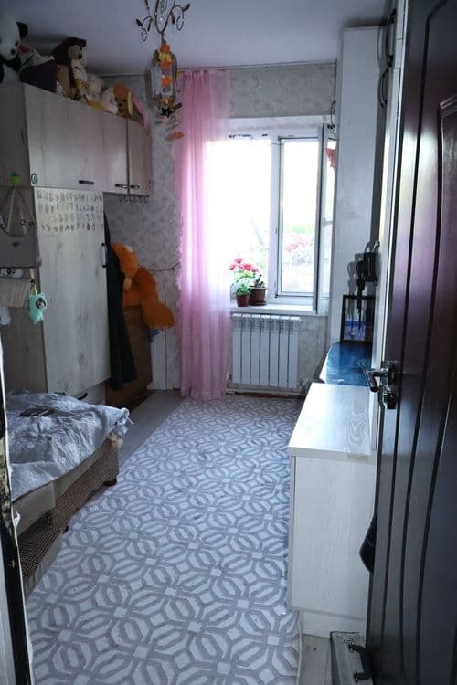 Продается 3х переделанная в 4 х комнатная квартира, теплая не угловая — 3