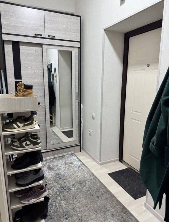 Голдин ховус Новостройка 
Кора сарой
1 хона
2 этаж
9 этажом дом — 2