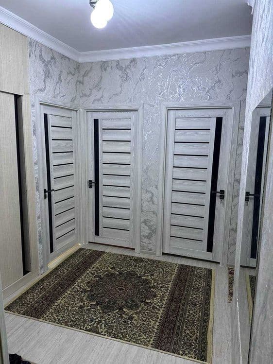 уч хонали квартира Чирчик шахрида сотилади — 2