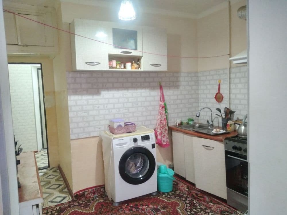 3 xonali kvartira sortiladi 4 etajli domi 2 etaji — 5