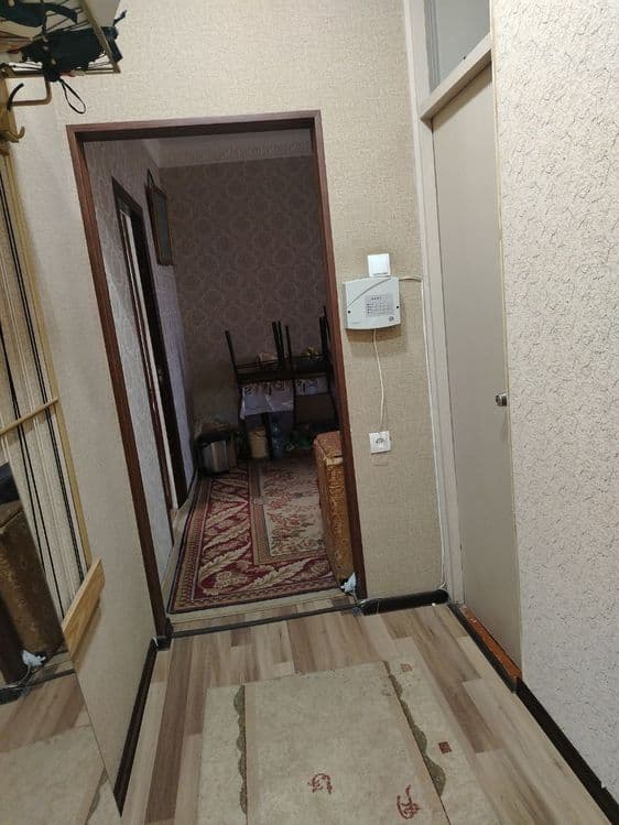 Очень выгодно для сдачи студентам или жилья, рядом с метро, всё рядом — 4