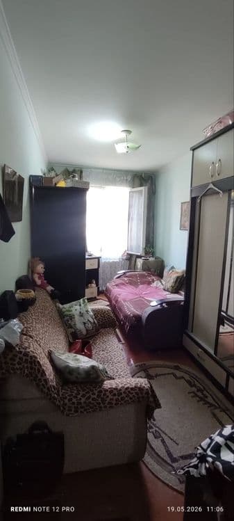 Продаётся двухкомнатная на м-в Феруза. Ориентир: Согдиана — 2
