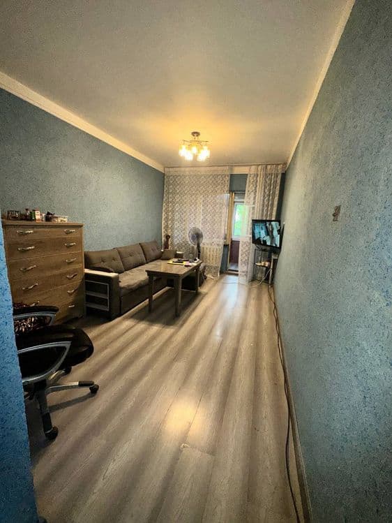 Продаётся двухкомнатная на м-в Ахмад Югнаки — 1