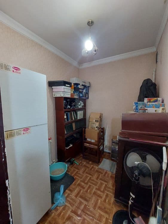 Продаётся 2х комнатная 2-этаже Авиосозлар 4. С балконом 1.5х6 — 3