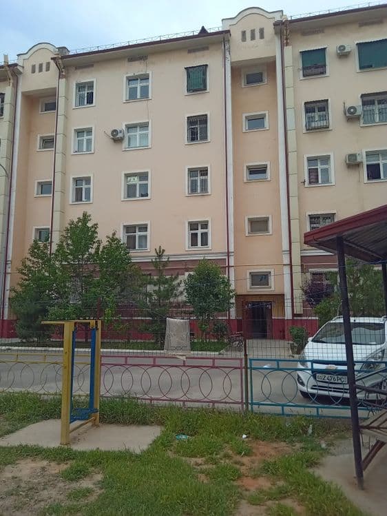 Срочно своя 2 ком.квартира на 2 этаже 5 этажного кирпичного дома. — 1