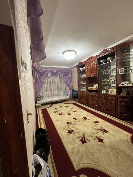 4  хона  1  мкр  2  этаж  срочно  сотилади — 1