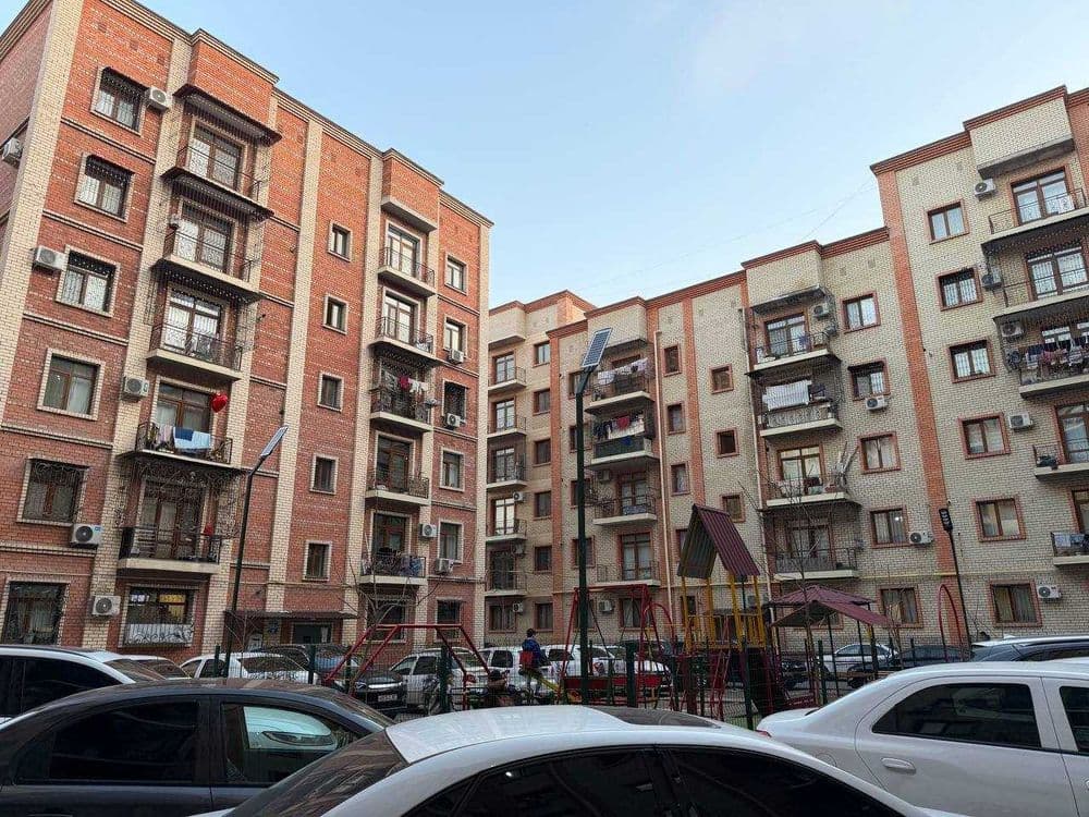 ПРОДАЕТСЯ 2/6/6 Ориентир: Дубовая Паспортный Стол — 1