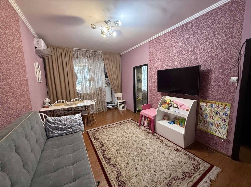 2в3/4/4 50м2 м-Ялангач , ор-р 187 школа. — 2