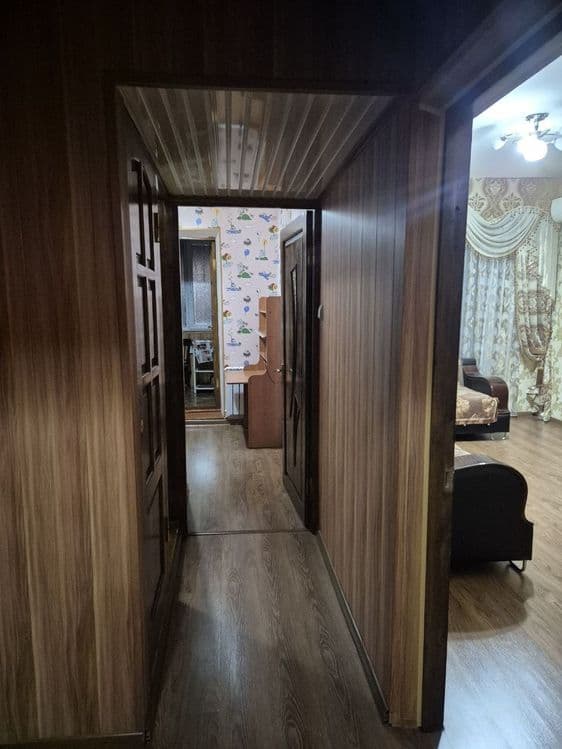 Продаётся двухкомнатная на м-в Феруза. Улучшенная планировка — 5