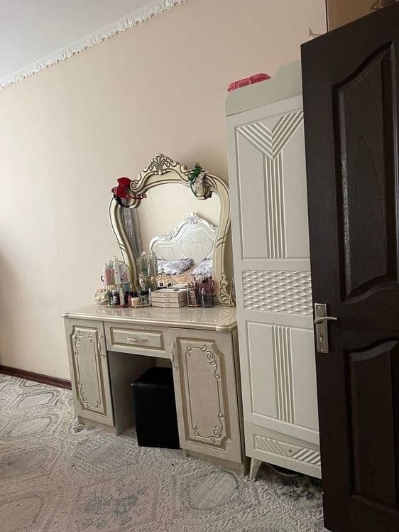Чиланзар 16 2/5/5 балкон 1,5х3 цена 62000у.е — 2